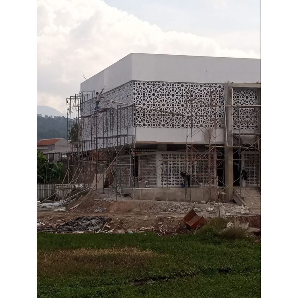 Edukasi fasad rumah : grc krawangan vs dinding biasa