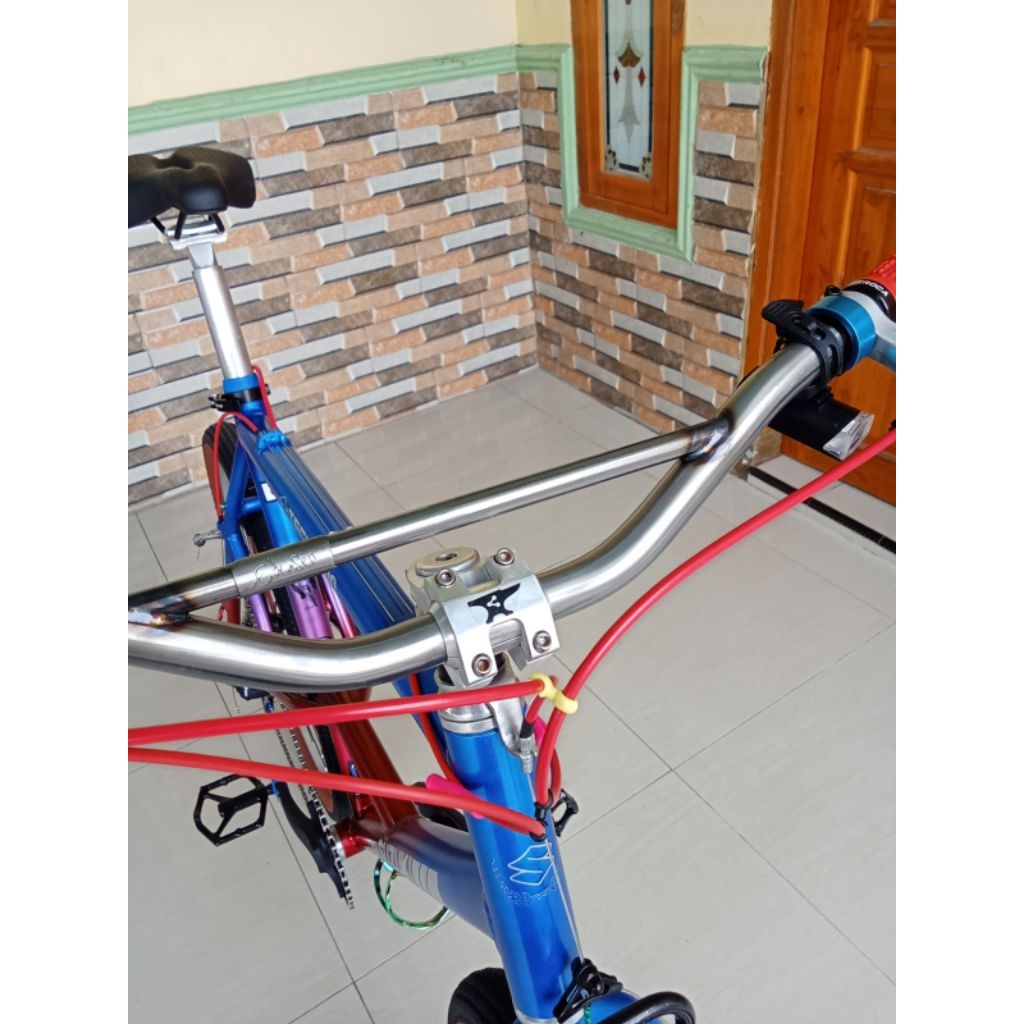 sepeda Suzuki tech 8000 elevated