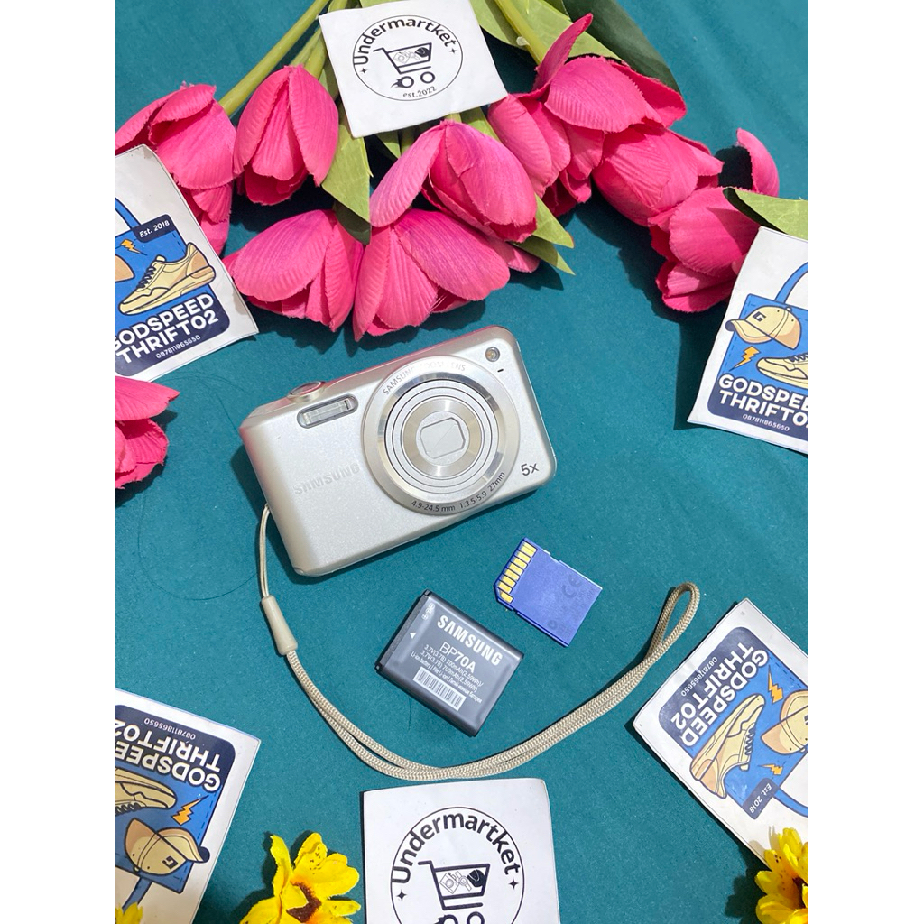 Camera Digital Samsung ES70 Silver series 12.2 MegaPixels 5x Optical Zoom