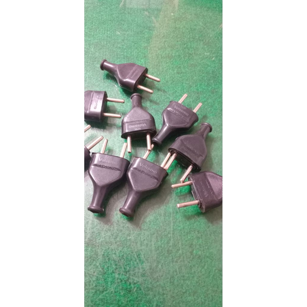 Steker gepeng karet voltama