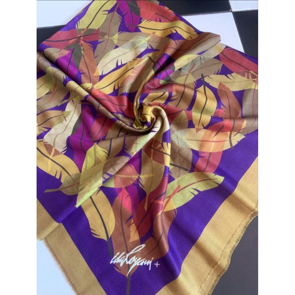 IDA ROYANI SCARVES