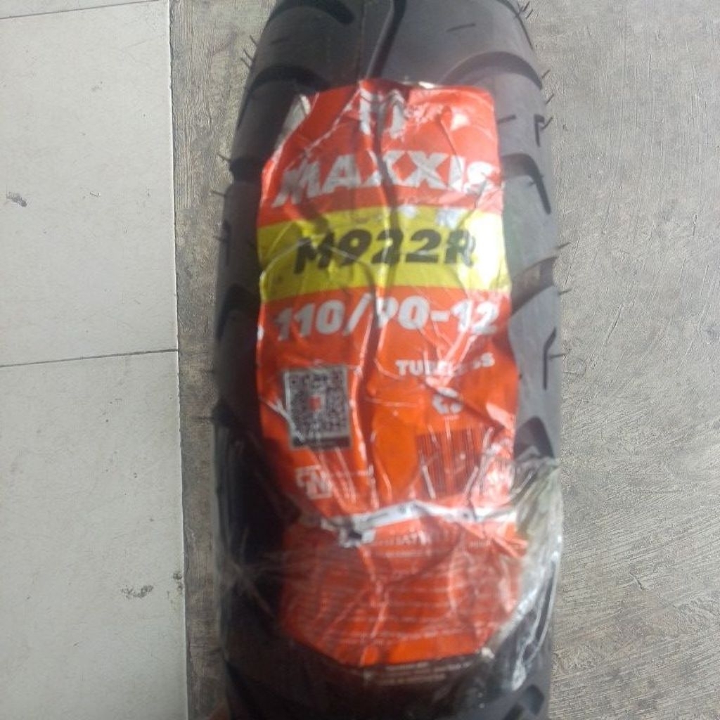 BAN LUAR MAXXIS  110/90-12 TUBLES BAN BELAKANG SCOOPY DONAT, GENIO