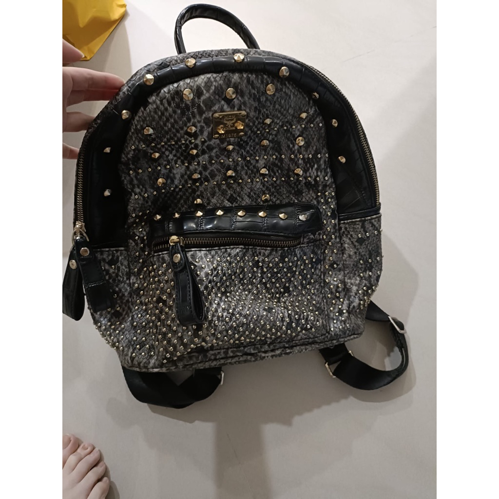 MCM backpack black ORI (nego)