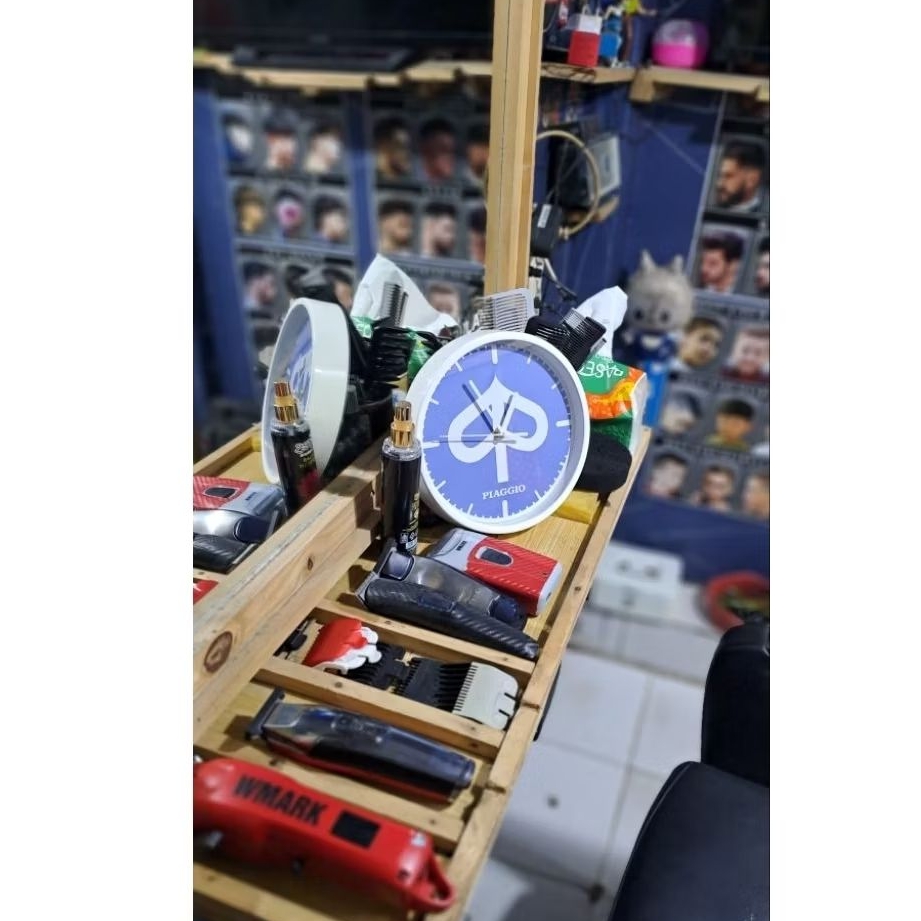 jam dinding vespa
