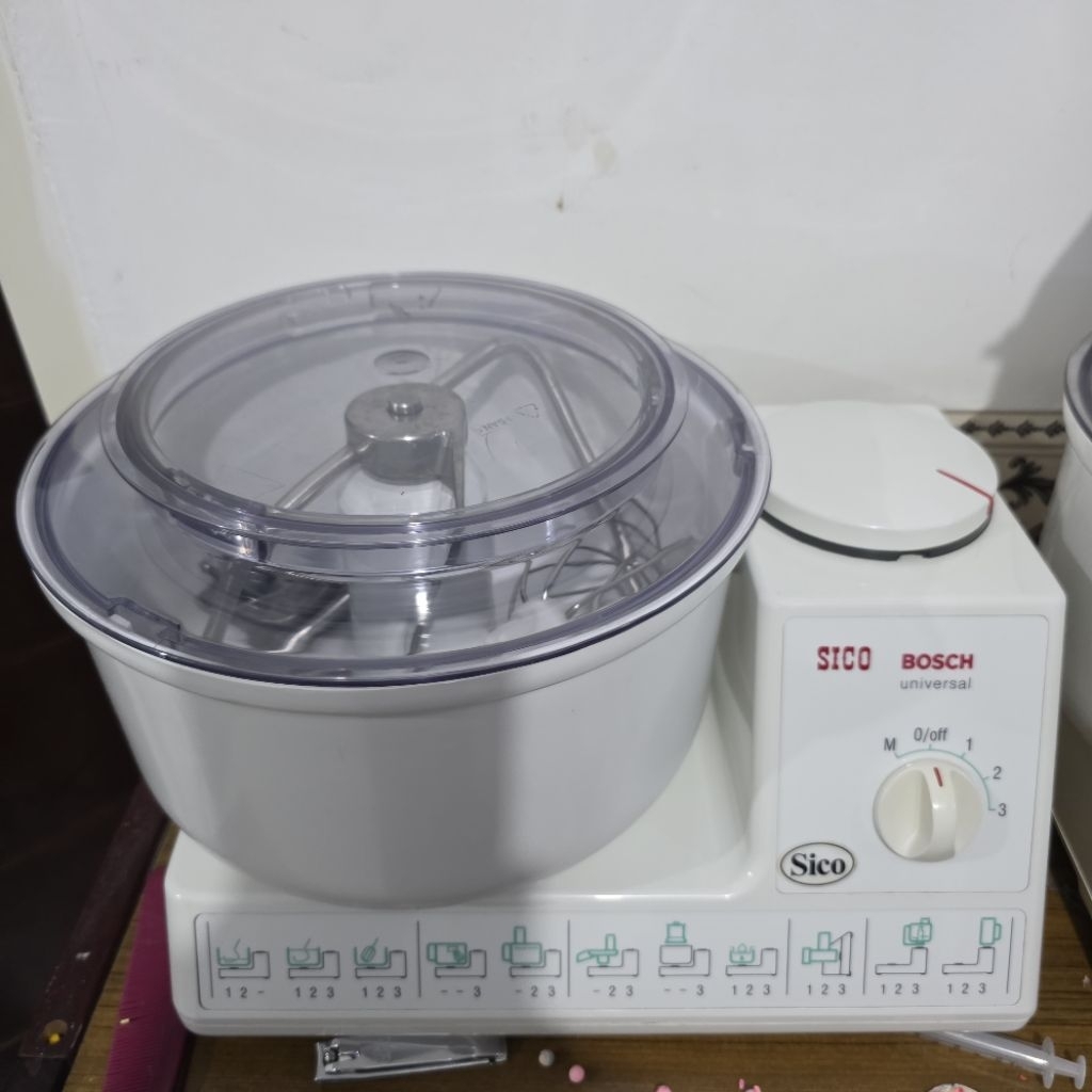 Mixer Bosch Universal Classic Preloved Mulus