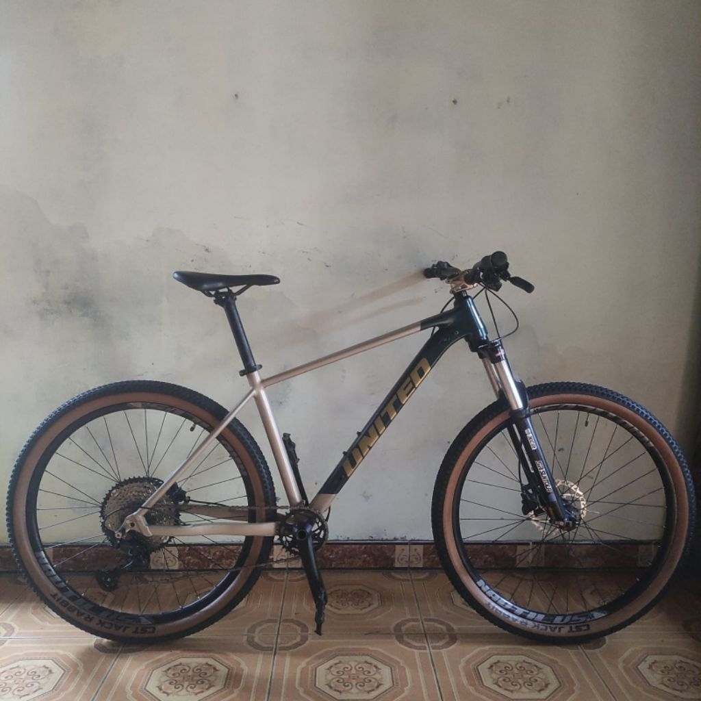 United Clovis 6.10 M 27.5