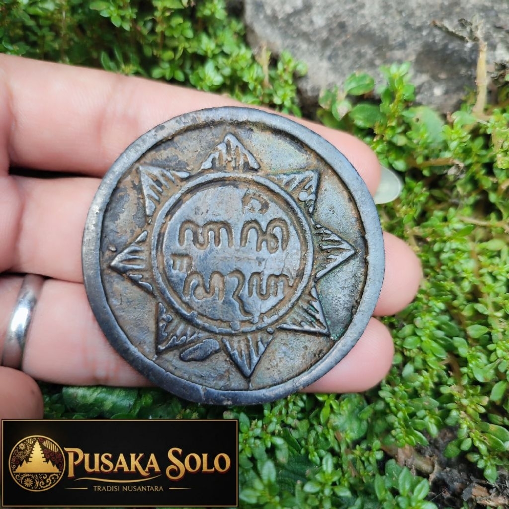 DEKORASI UHANG MAJAPAHIT KUNINGAN