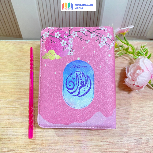 Al-Quran Waqaf Quran Kaleb Resleting Ukuran A5 A6 Blok Latin Terjemah Perkata Sakura Pink A6 - Pusta