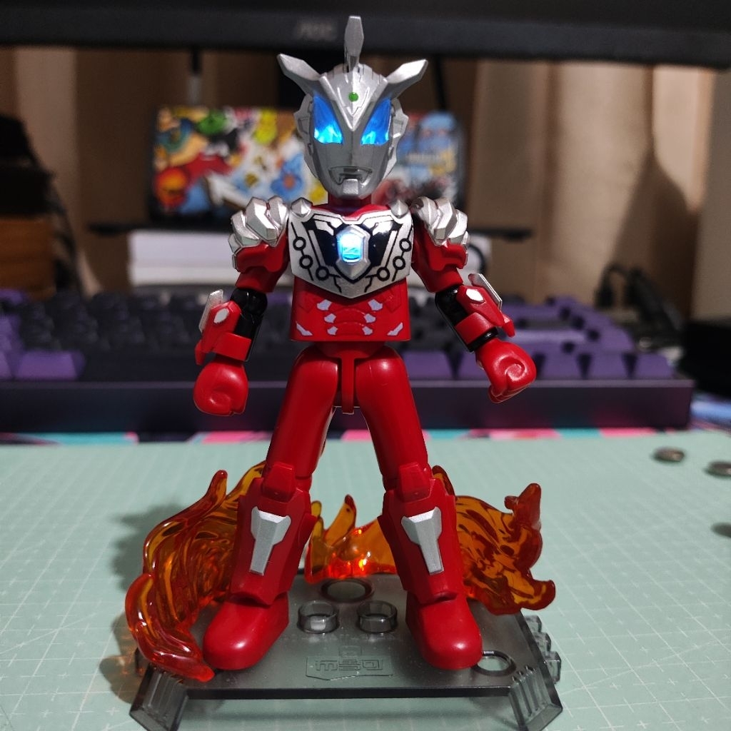 Blokees Ultraman Shining Version 03 Ultraman Geed Solid Burning