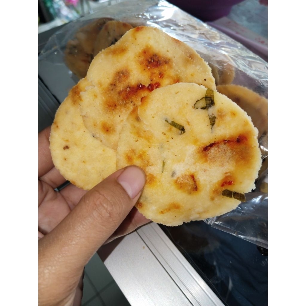 combro atos khas Kaliwiro Wonosobo camilan bahan singkong rasa asin gurih pedas snack enak renyah