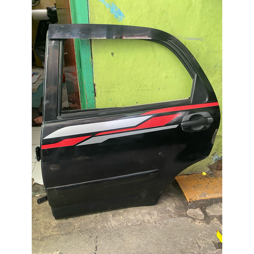 Pintu Tengah Kanan kiri rush terios lama ada kaca dan engsel