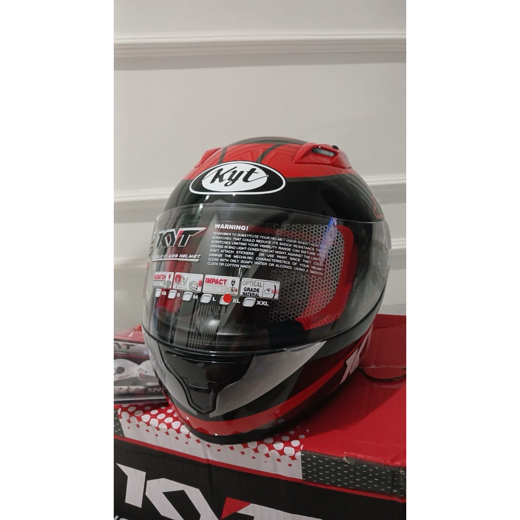 Helm KYT RC Seven