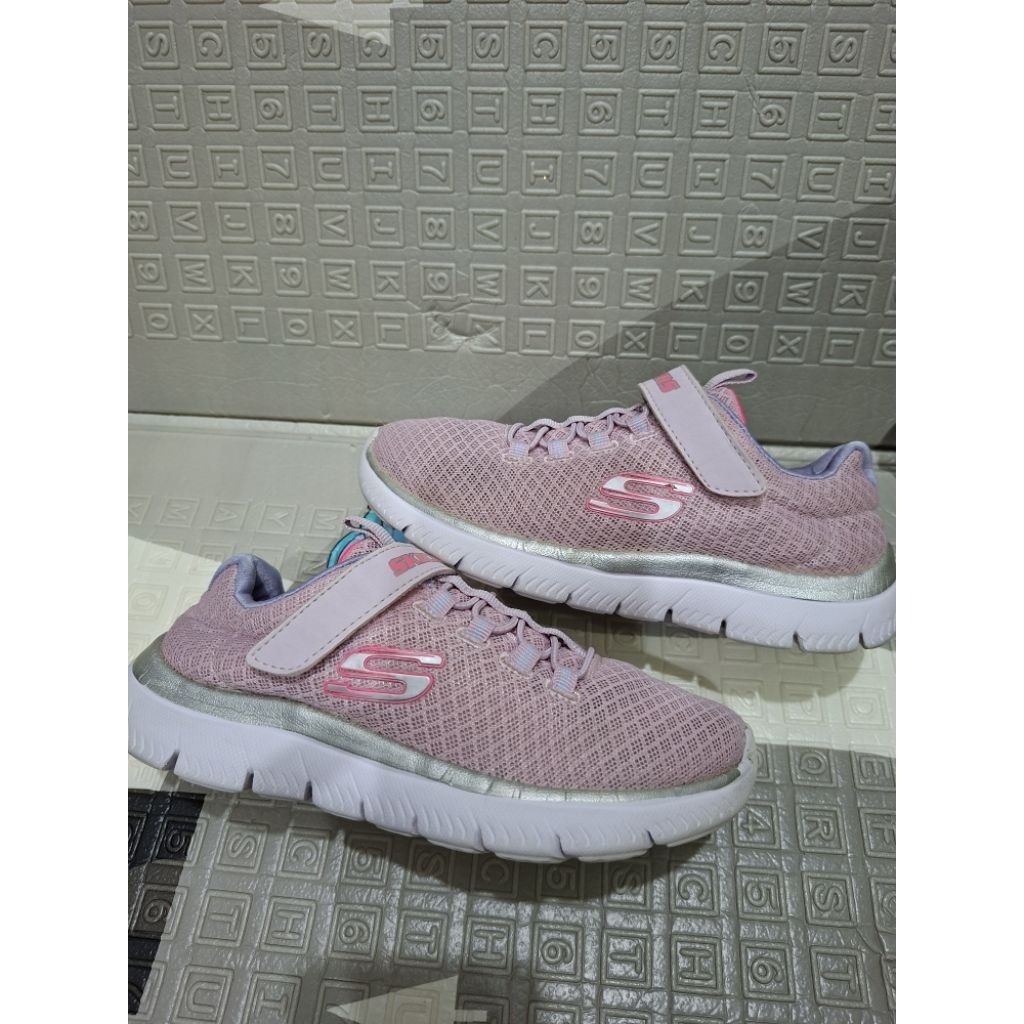 Sepatu Preloved Skechers Size 33.5