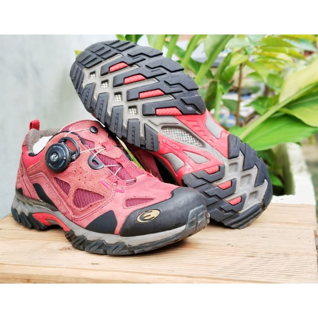 Pl sepatu outdoor boa Eiger