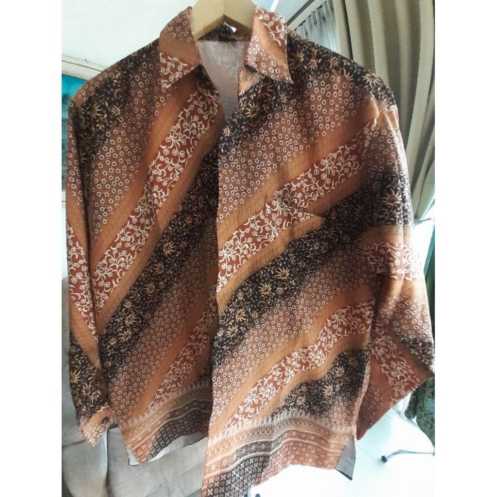 Baju Batik Pria Preloved Second Branded ' WINA  Collection ' ( LD 110 P 70  )