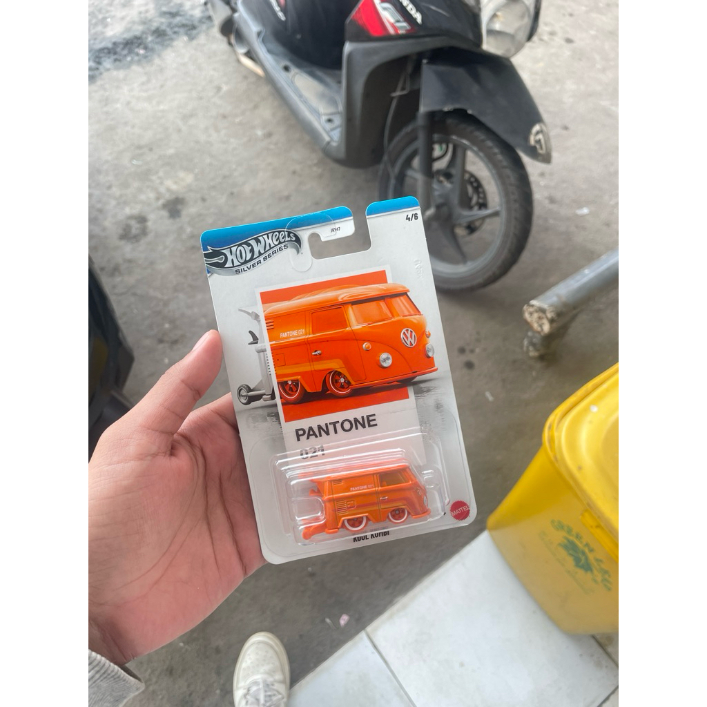 Hotwheels Pantone Cool Combi Murah
