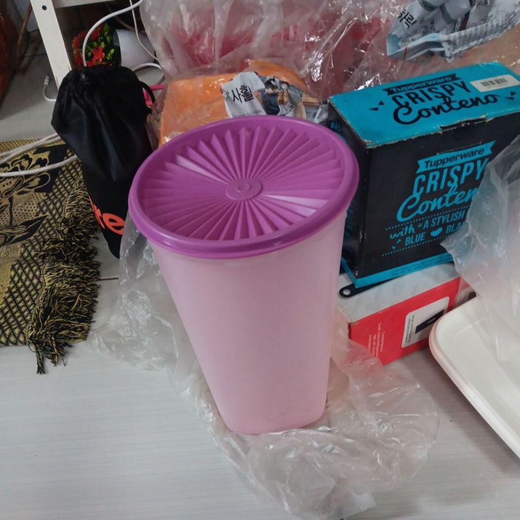 snack keeper tupperware