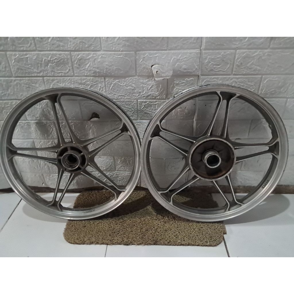 Velg pelek thunder tunder suzuki racing palang original ori copotan standar layak pakai kelengkapann