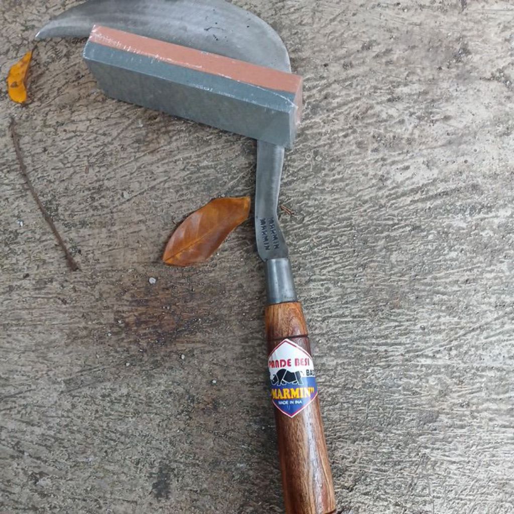 Asahan Dan  Alat pertanian perkebunan sabit arit rumput  Bahan Baja Putih