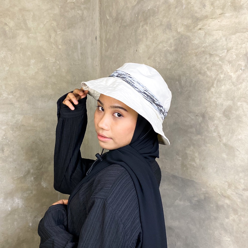 Topi rimba/ bucket hats Pria wanita tenun daur ulang sampah plastik