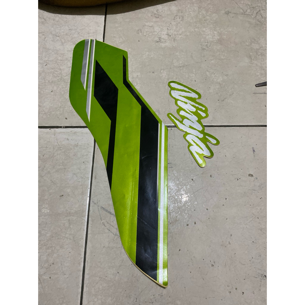 Striping stiker tangki kiri ninja rr new 2015