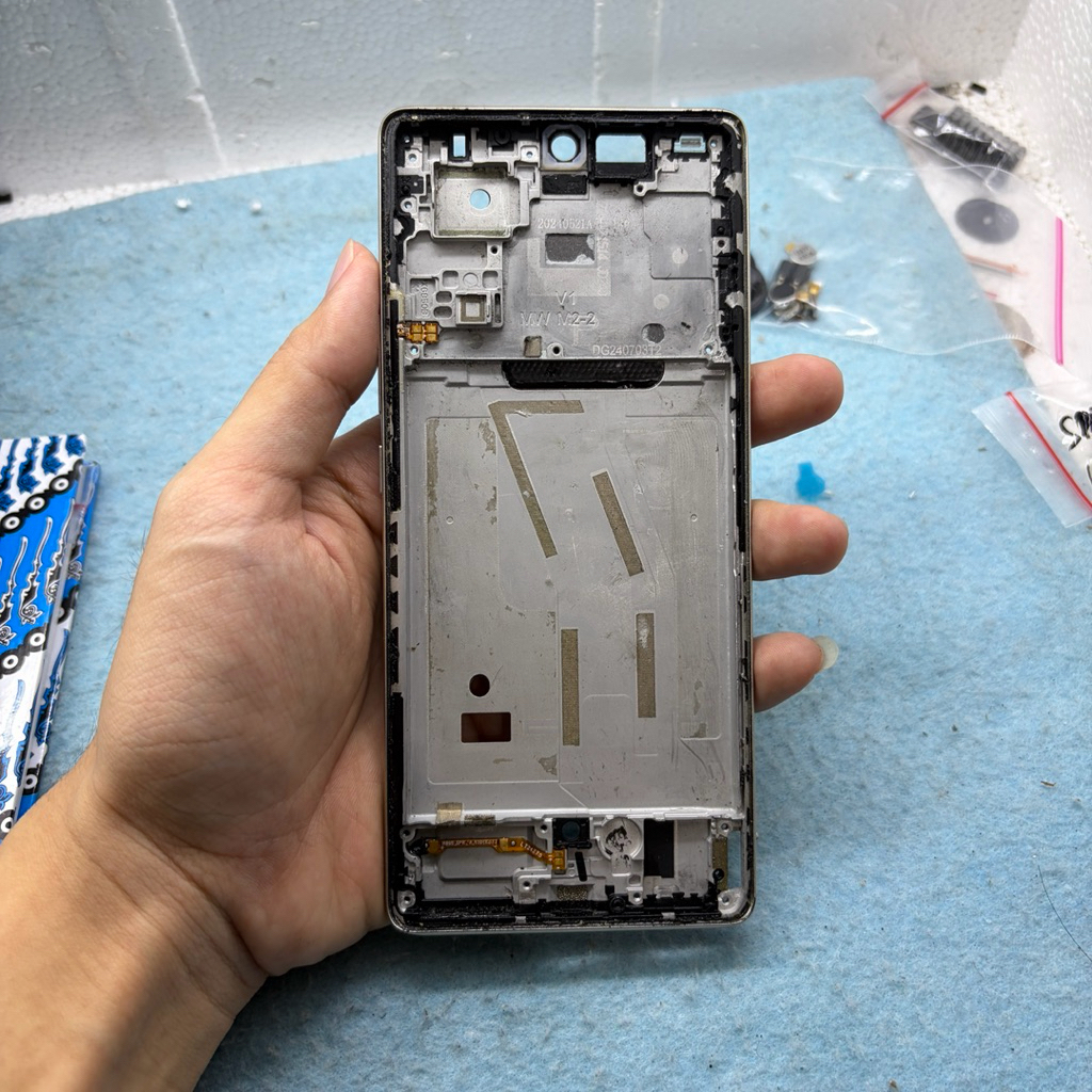 FRAME MIDDLE TULANG TENGAH RANGKA LCD INFINIX NOTE 40S X6850B ORIGINAL COPOTAN