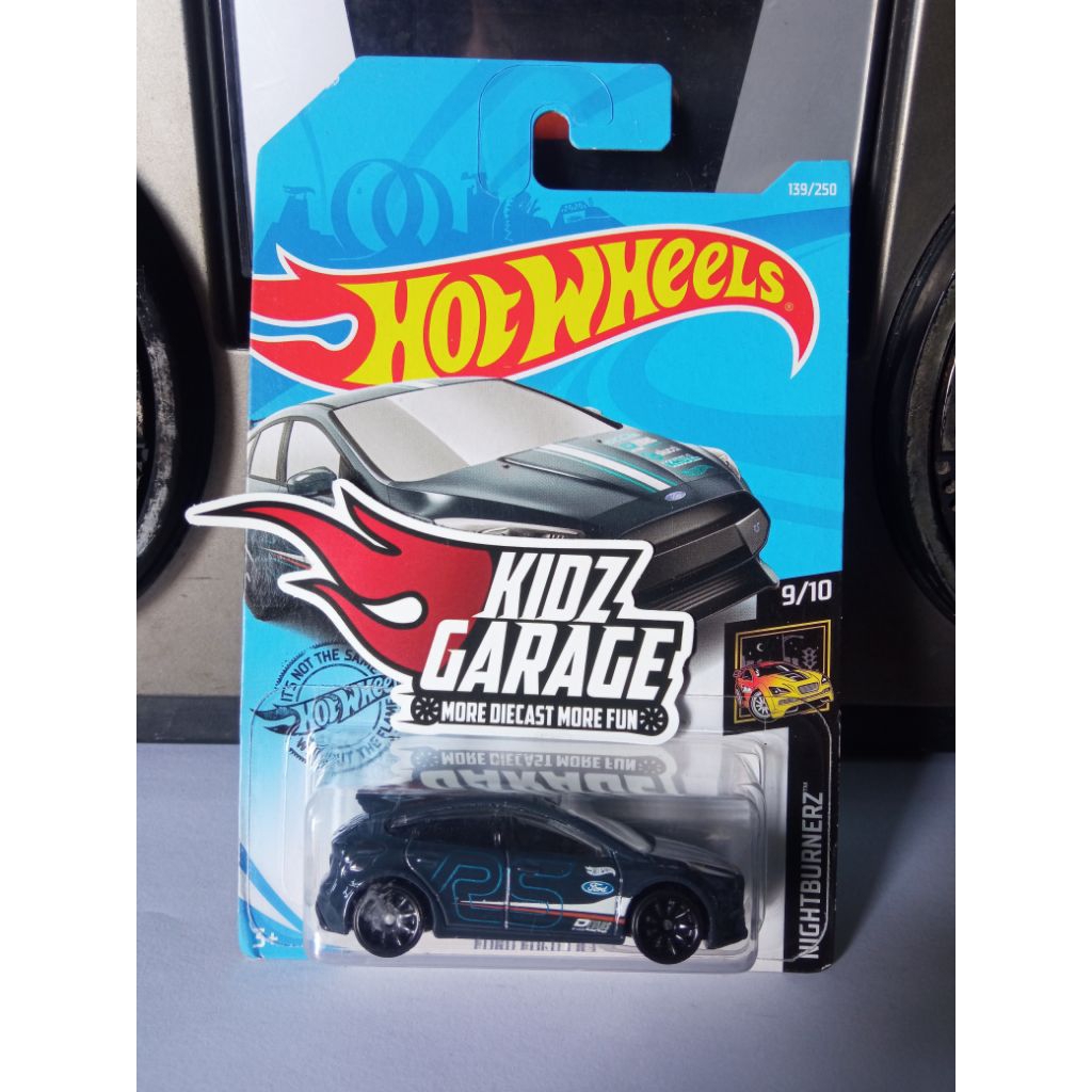 Hot Wheels Nightburnerz Ford Focus RS