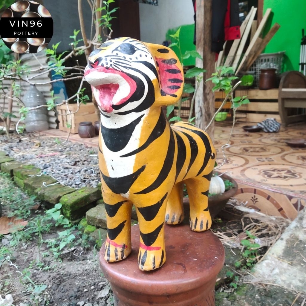 Celengan macan kecil gerabah tanah liat ( SUDAH FREE EXTRA PACKING )