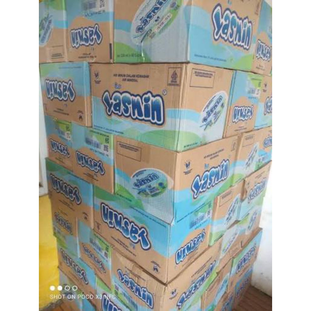 AIR MINERAL YASMIN GELAS 250 ML