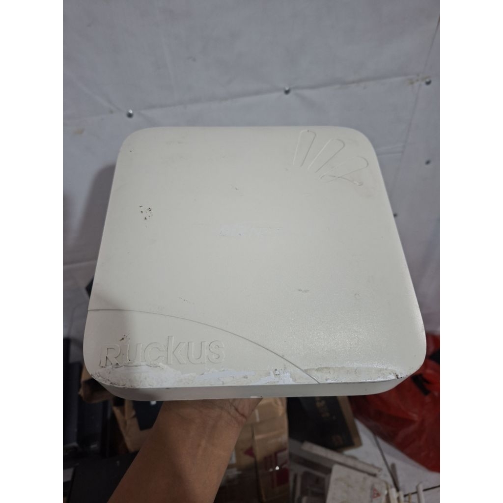 Acses poin Ruckus R700 dual band