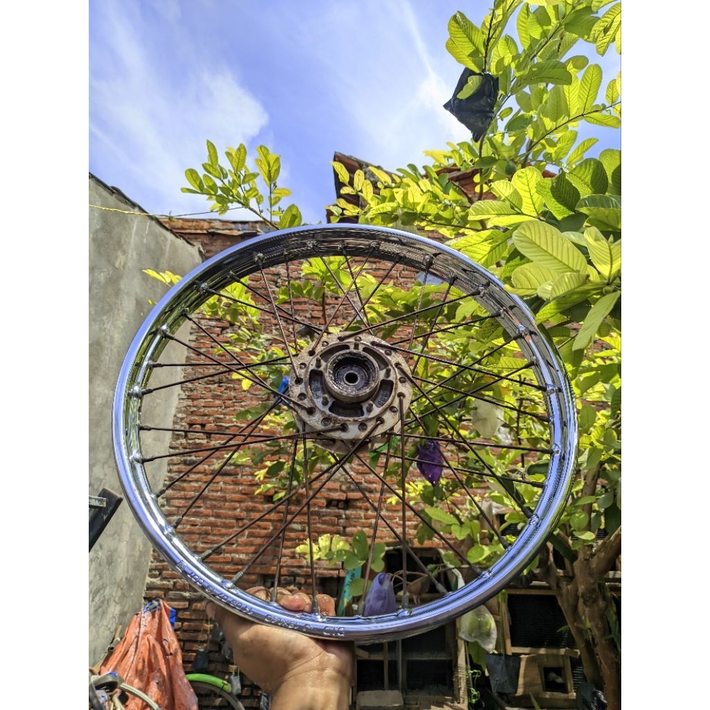 Velg depan Gl 100, Gl pro, Gl max original Ring 18