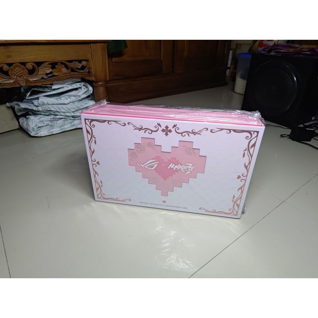 Bundle ROG x Elysia Giftbox + ROG Cetra TWS + Aeroactive Cooler X