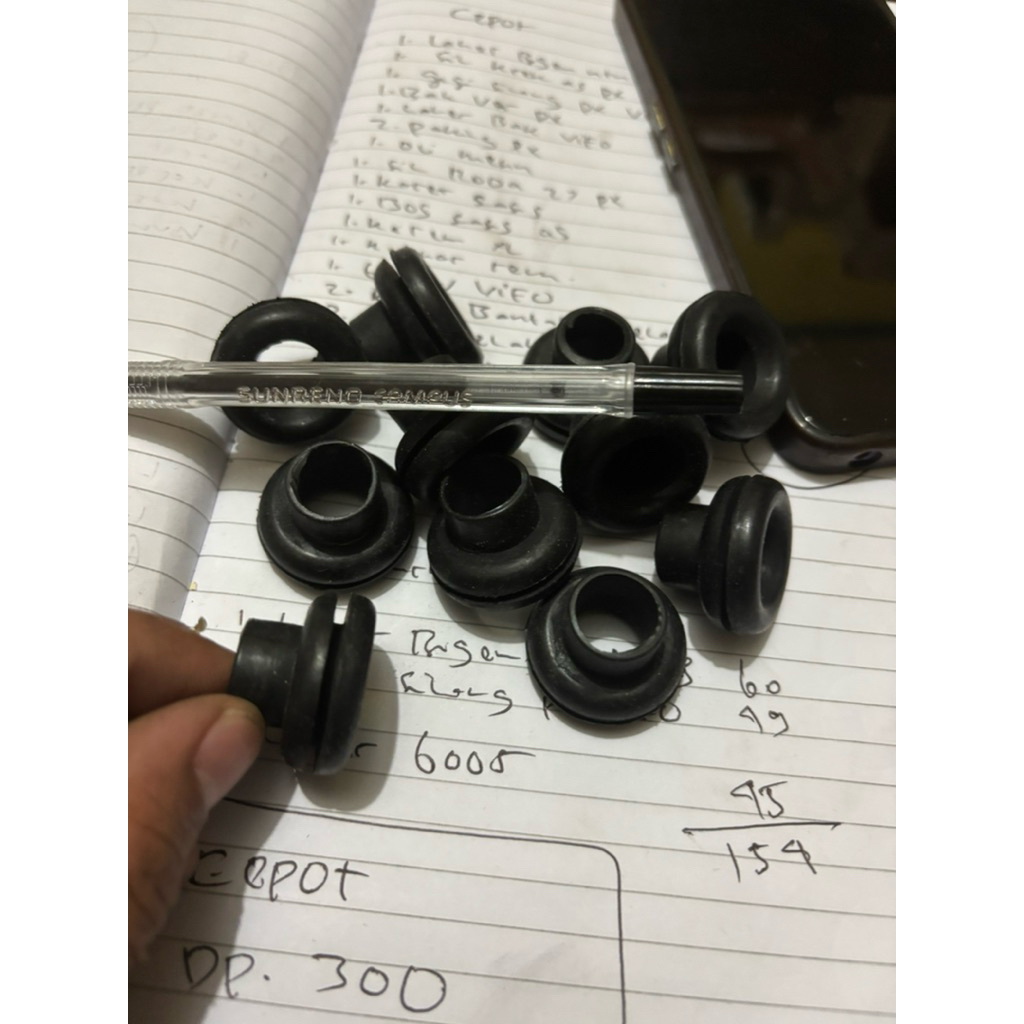 Karet Pelindung Penahan  Kabel bodi Vespa super excel Px ps