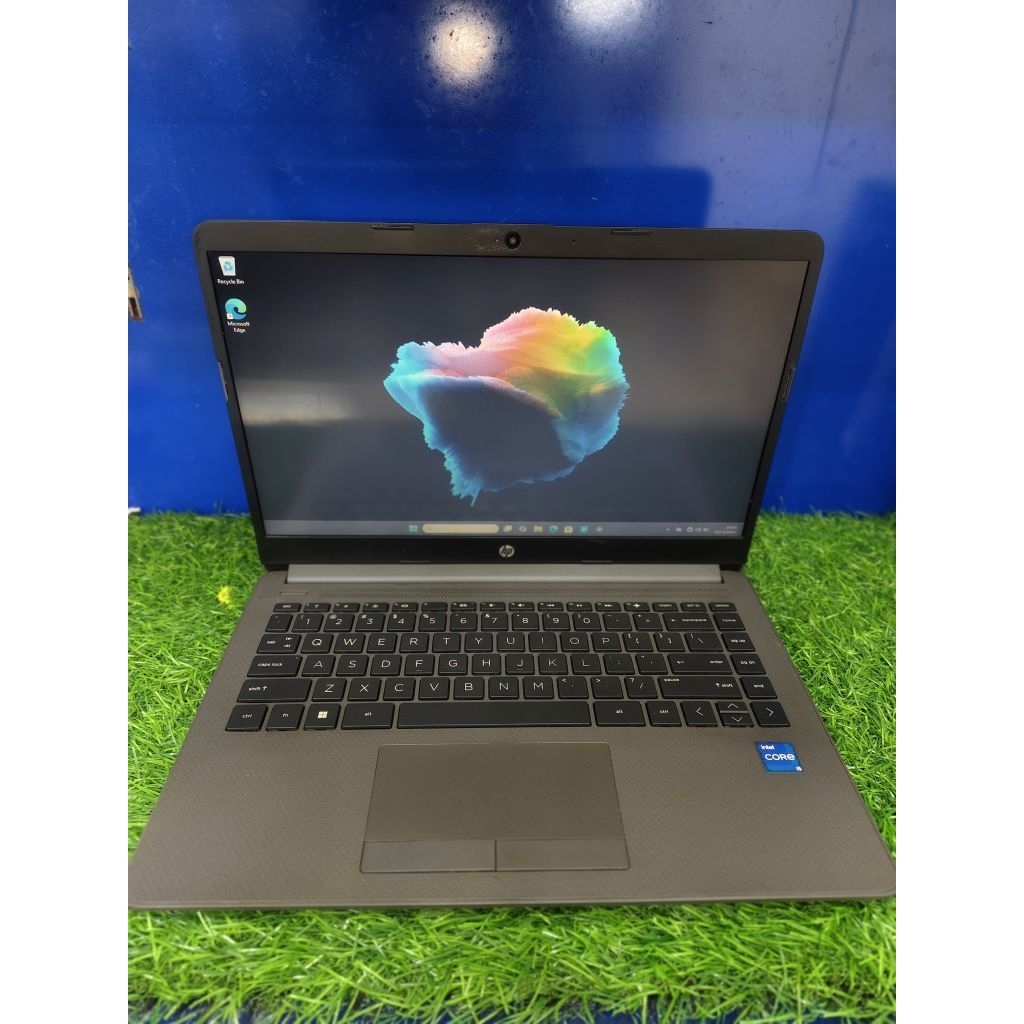 HP 240-G8 Intel core i5-1135G7 8GB/512GB/14"/secons
