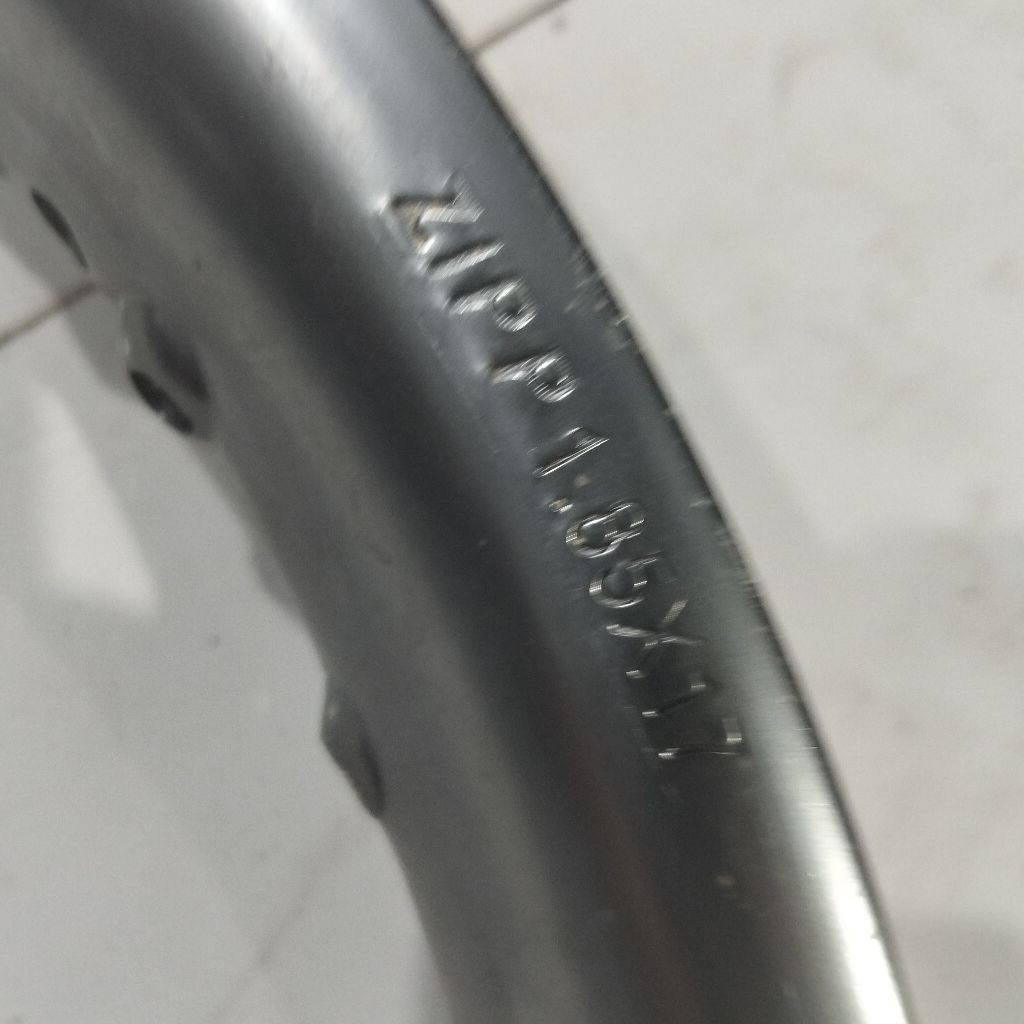 velg zipp Reng 17 lebar 185
