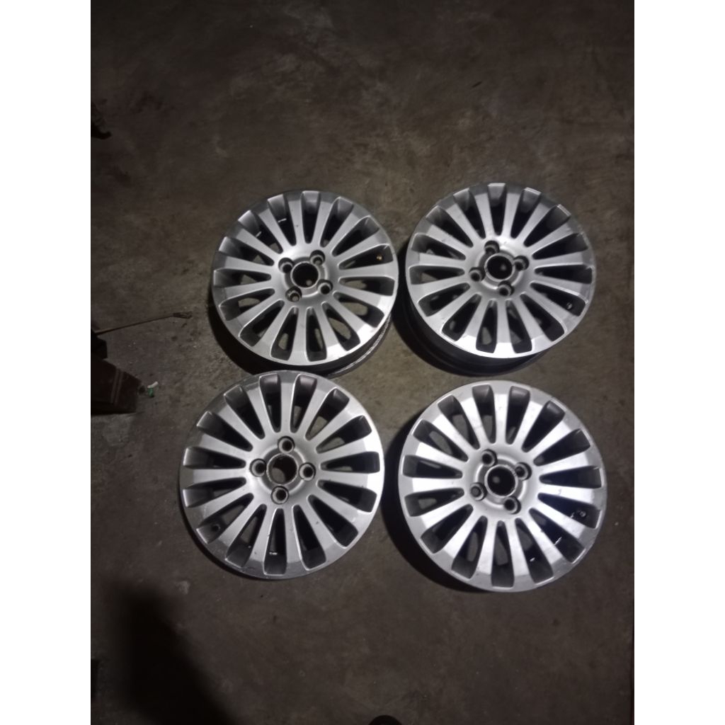 velg ford fiesta bekas