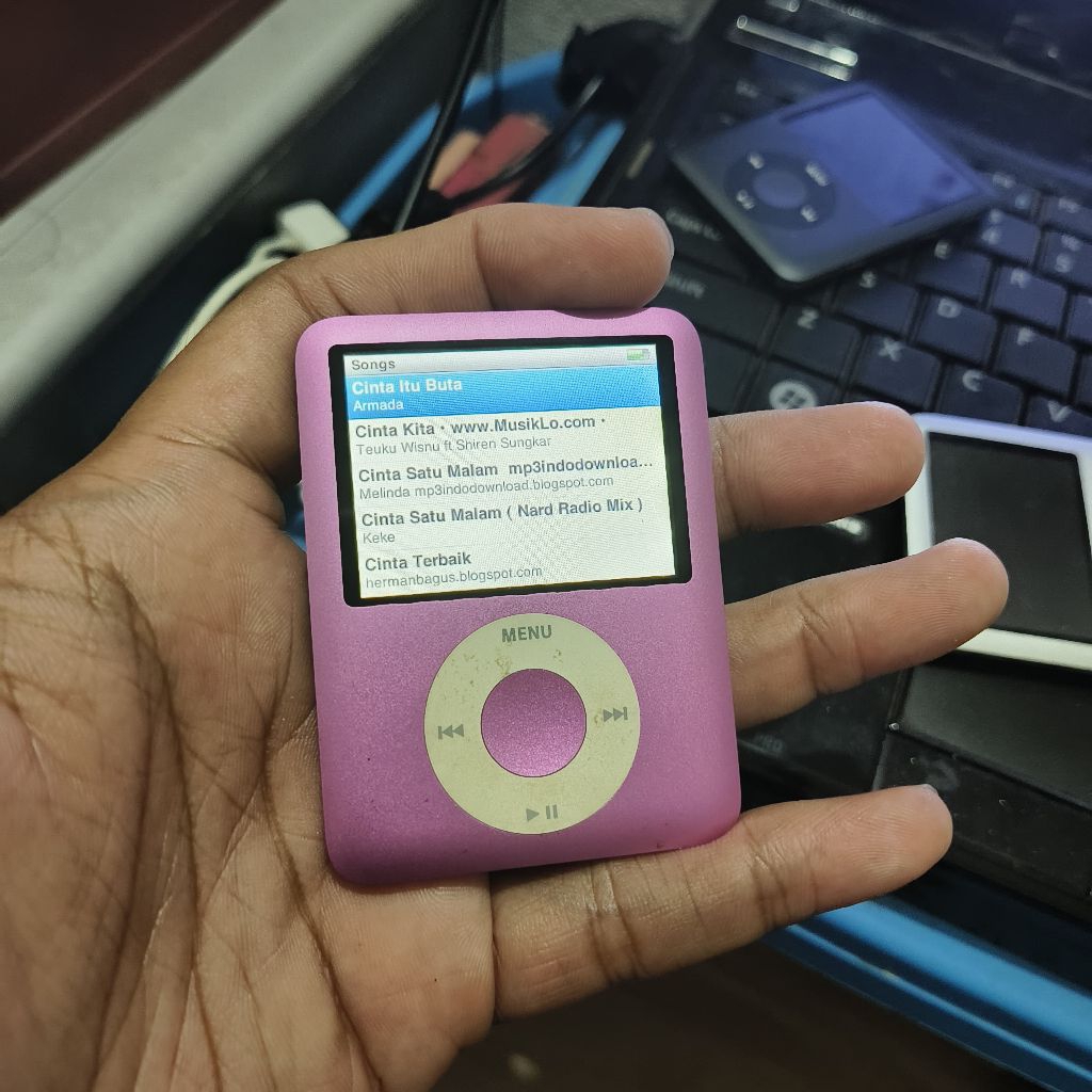 ipod nano gen 3 walfson chips audio 8 GB synch lancar lagu banyak