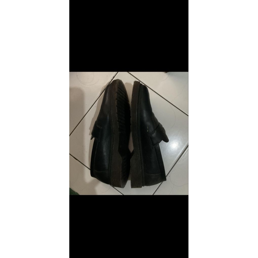 (PRELOVED) SEPATU KULIT JOVEM ORI