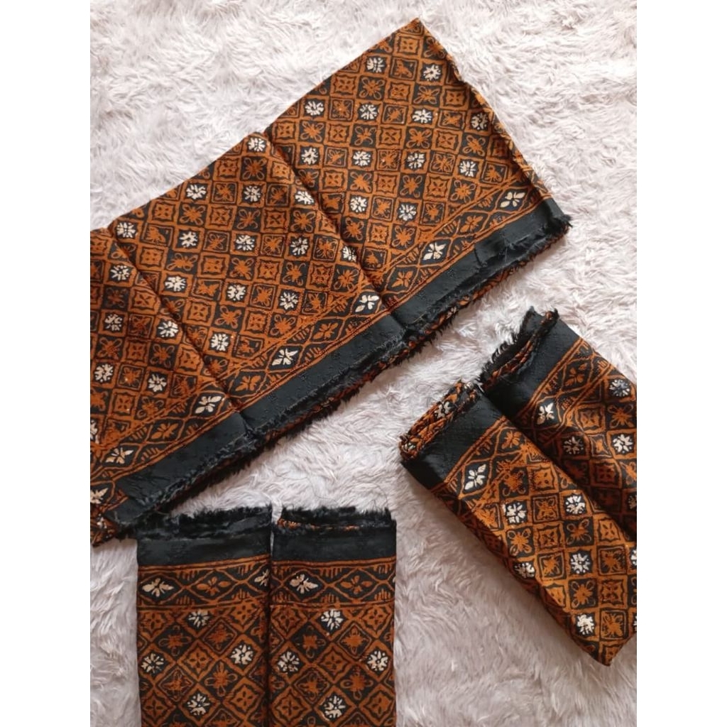 Kain batik viscose sogan batik fariza cirebon viskos fiskos cap tulis klasik hitam gold termewah
