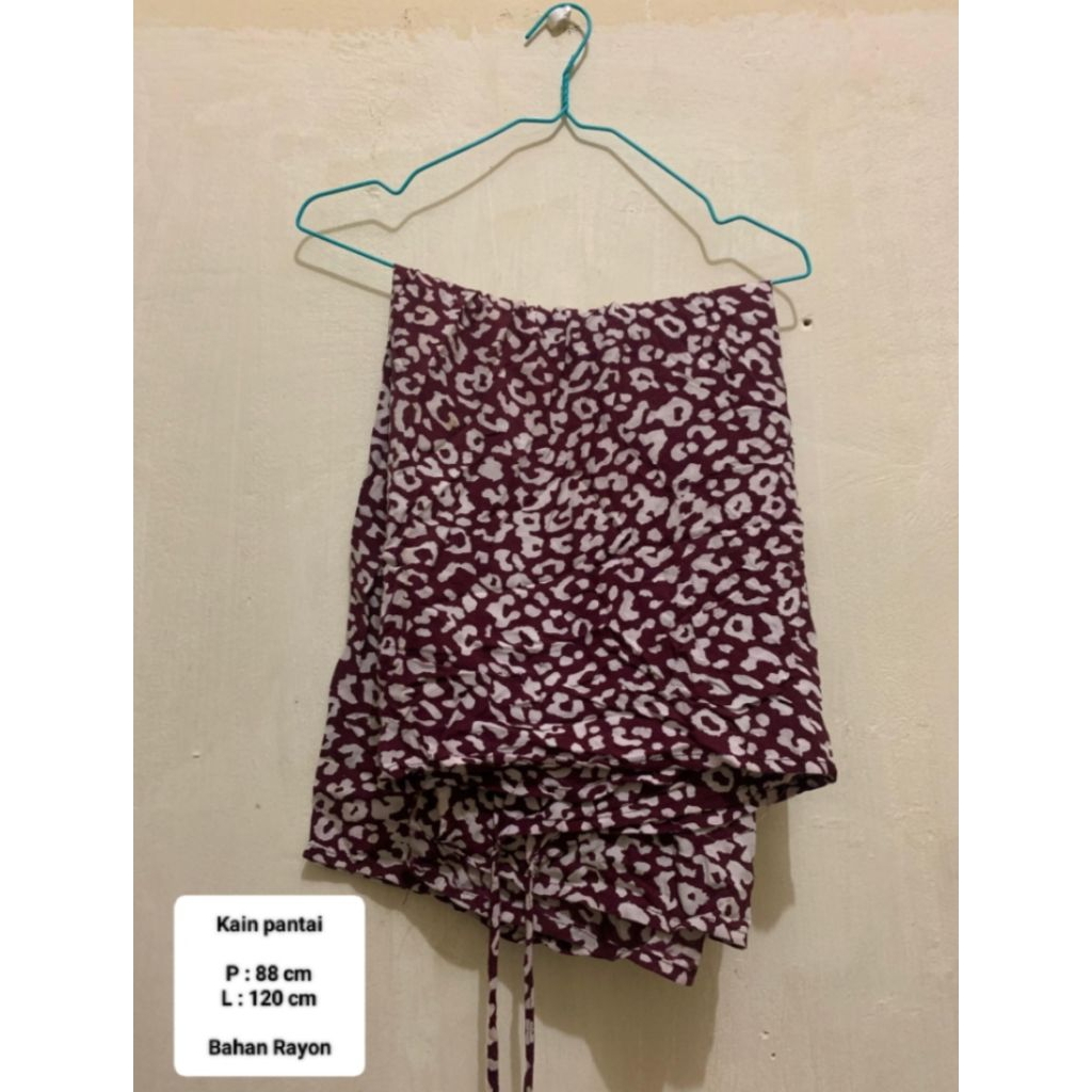 PL Celana Hotpants Jeans Cewek dan Kain Pantai Preloved