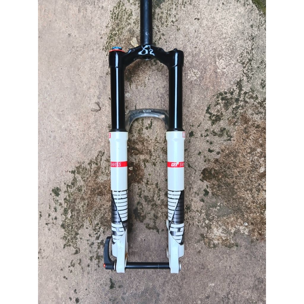 Fork Sepeda DT Swiss XMM Air 140mm BISA TT