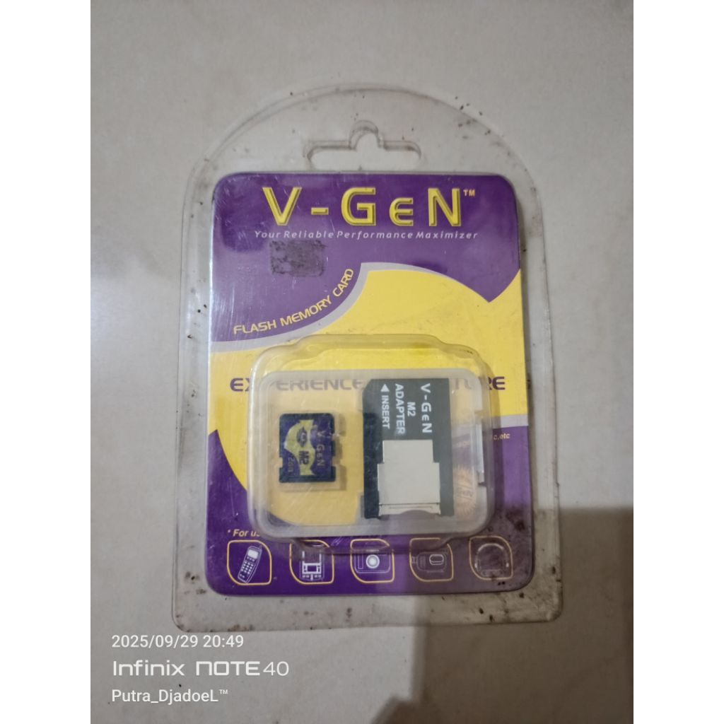 Kartu Memori M2 Sony Ericsson PSP Go 2 Gb Merk V-Gen dan Adaptor Original Kuningan Mulus Utuh Normal