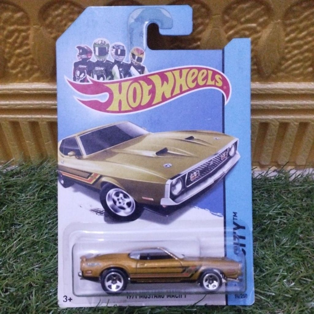 Hot Wheels 1971 Mustang Mach 1