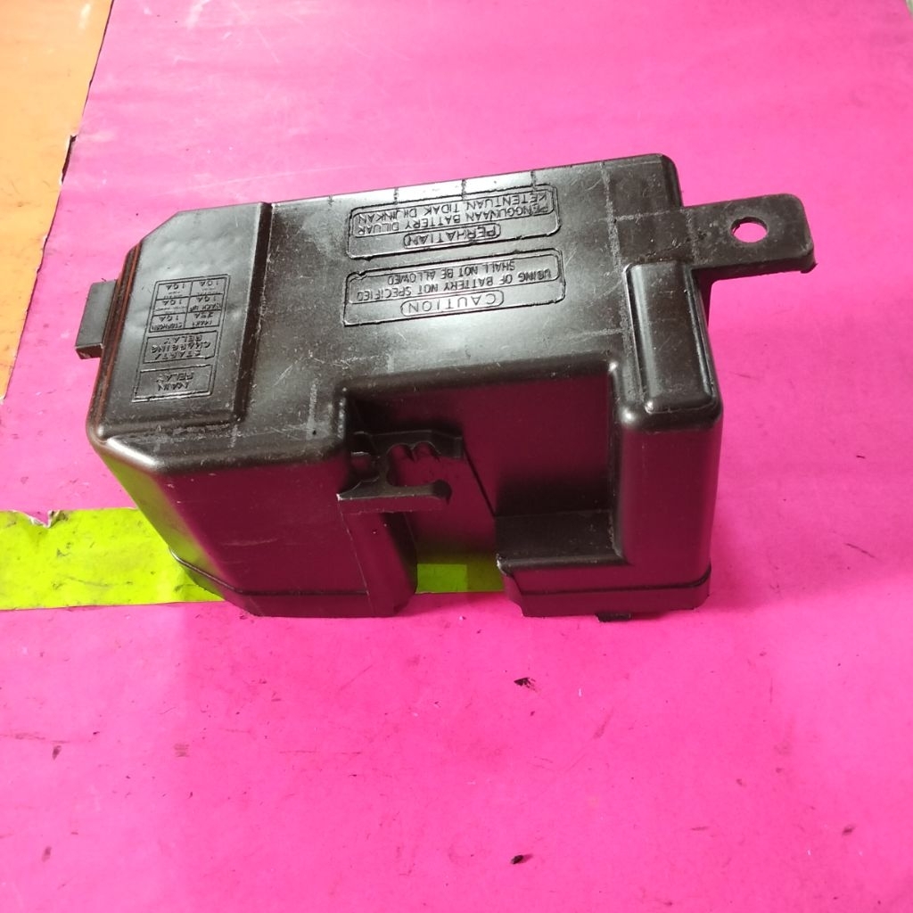 tutup aki box accu Honda Vario 125 , Vario 150 . seconds original bekas berkualitas