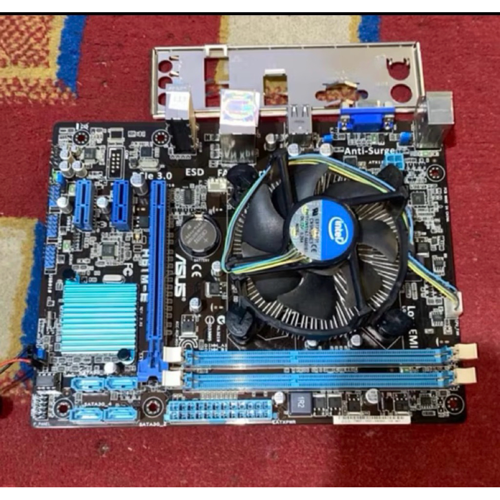 Motherboard Mobo H61 Pluss Prosesor Core i3