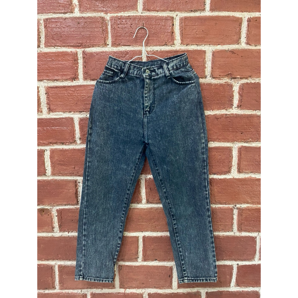 (Preloved) Celana Loose Jeans Highwaist Snow Black