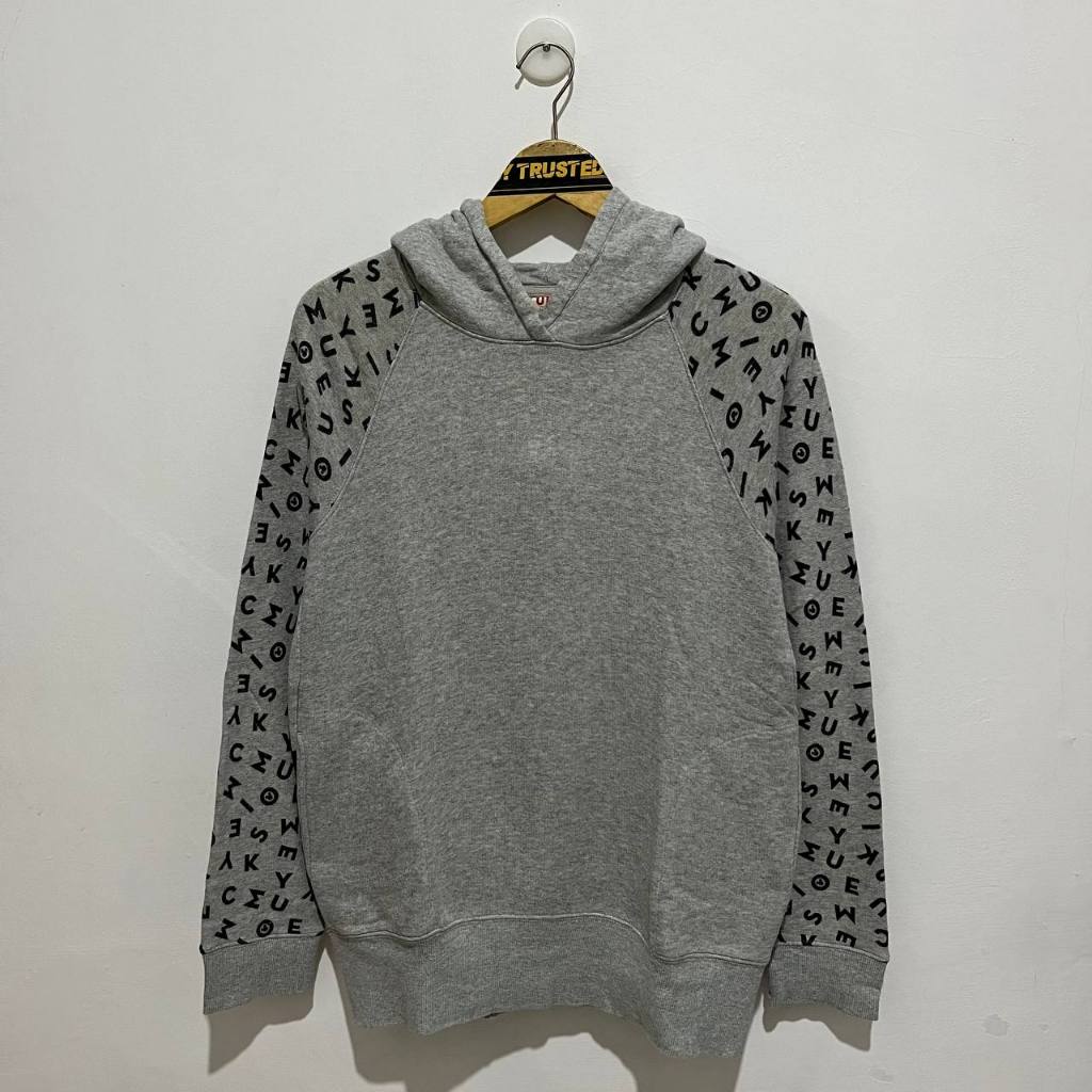 [PROMO 2.2 SALE] - Hoodie UNIQLO UT - Disney Mickey Mouse - [size M]