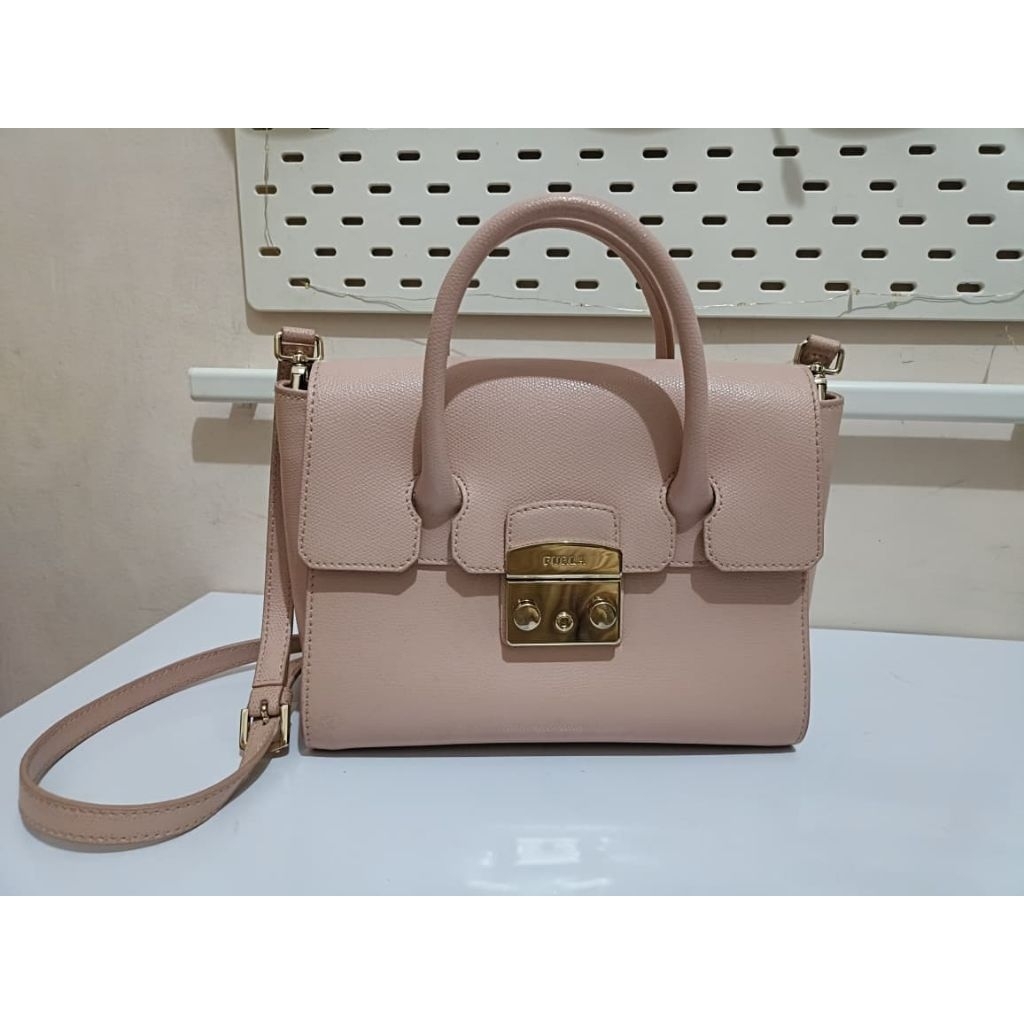 Tas wanita original Furla Good condition.