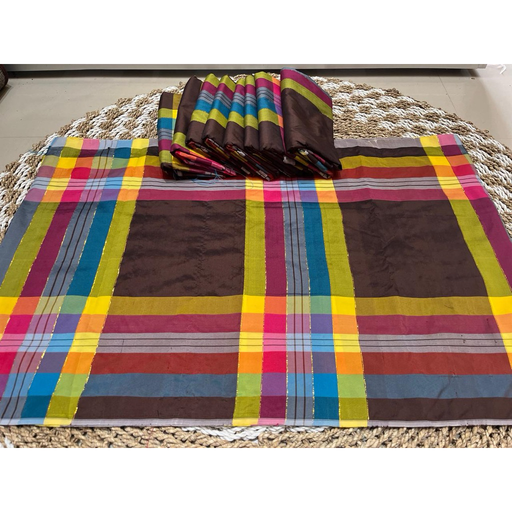 SARUNG SUTRA BUGIS SENGKANG MOTIF LOBANG