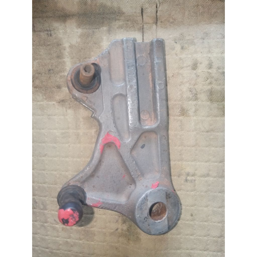 Breket dudukan kaliper rem belakang CB150R CBR OLD MEGAPRO MONO SHOCK original copotan